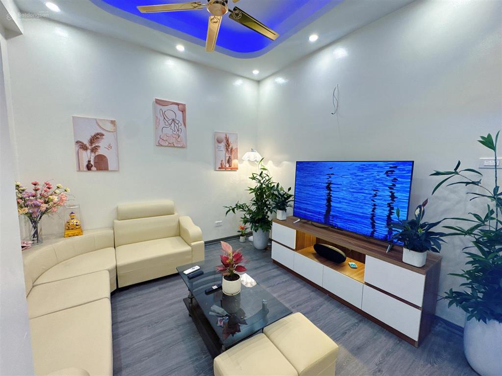 Chính chủ bán căn 2 ngủ kđt hồng hà, nhà ở có sổ, full đồ