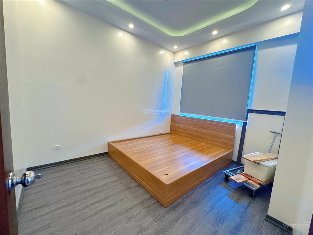 Chính chủ cần bán gấp căn 2 ngủ kđt hồng hà nhà ở có sổ full đồ