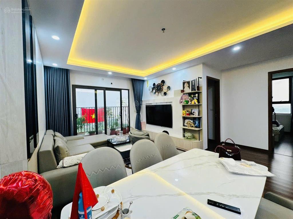 Chính chủ cần bán gấp căn 3 ngủ dt 96m2 nhà ở có sổ full đồ. giá 7ti5. a c quan tâm ib e.