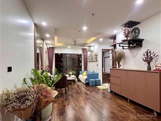 Chính chủ cần bán căn 2 ngủ hướng cửa tây bắc ban công đông nam nhà ở sổ sẵn giao dịch.