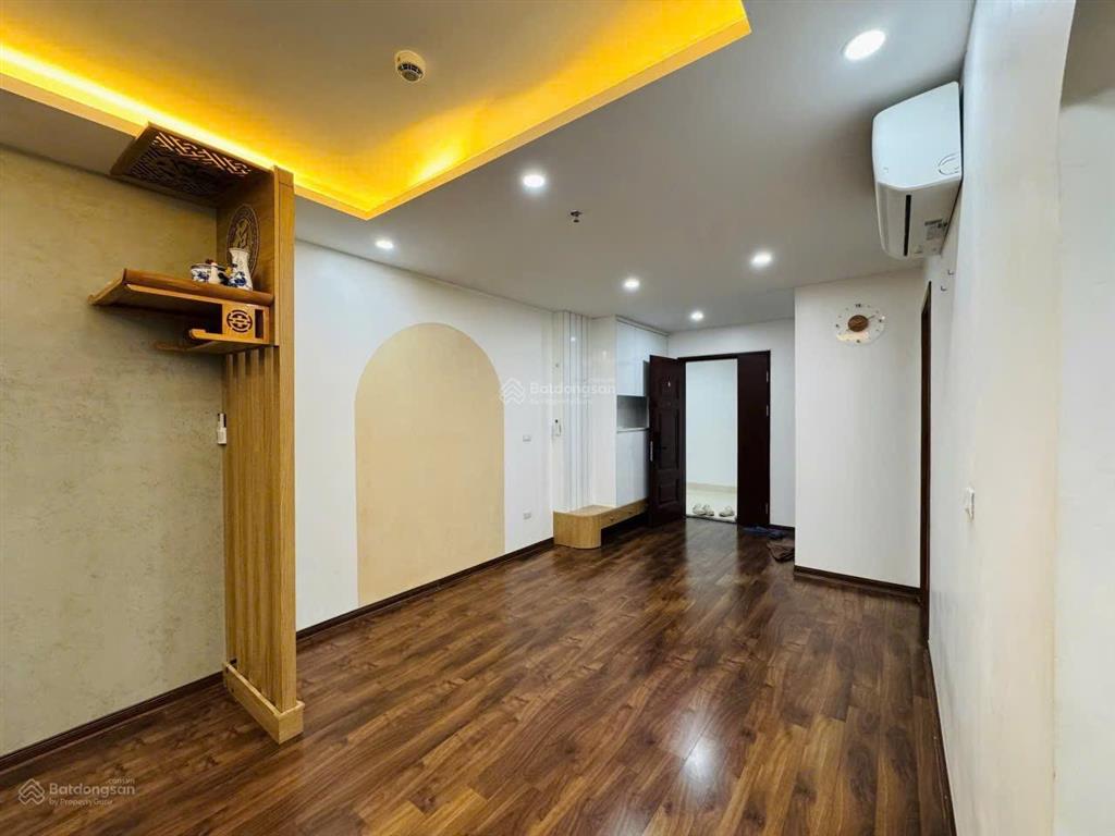Chính chủ cần bán gấp căn 2 ngủ, dt 71m2 tk 2 ngủ 2vs 2 ban công, nhà ở sổ sẵn giao dịch