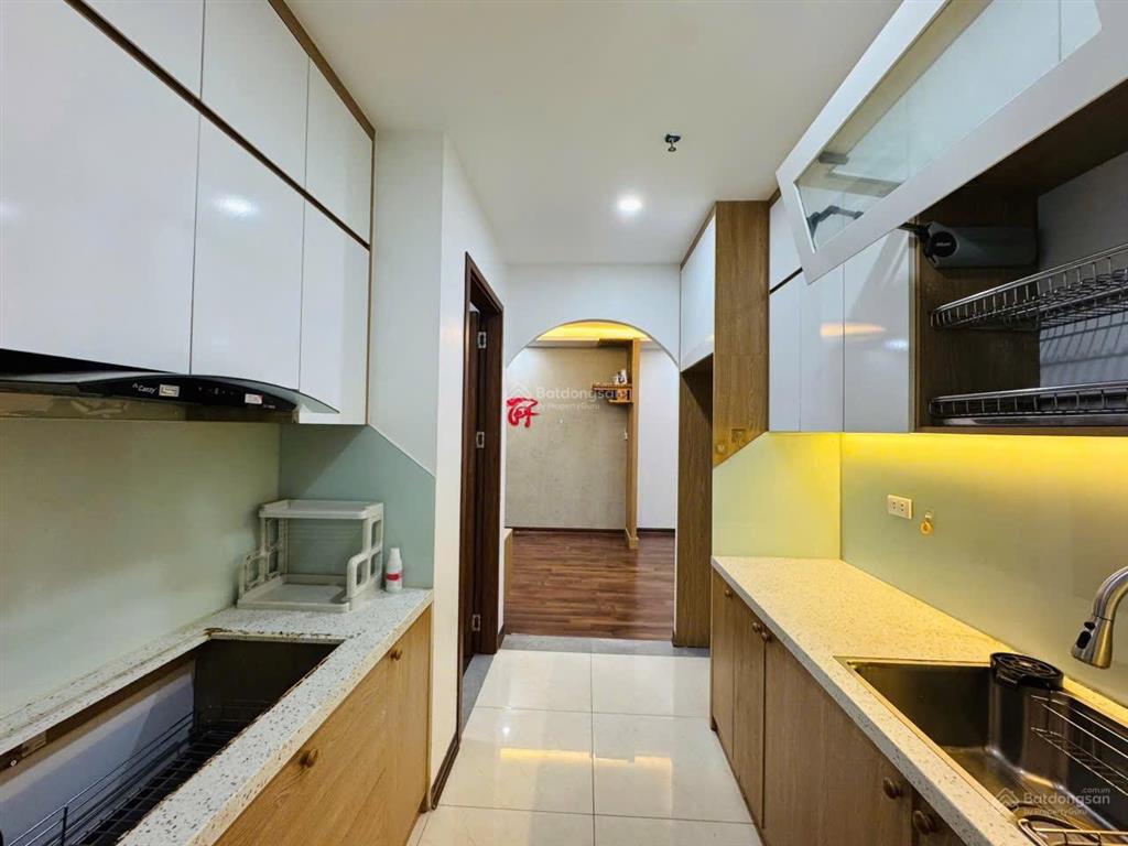 Chính chủ cần bán gấp căn 2 ngủ, dt 71m2 tk 2 ngủ 2vs 2 ban công, nhà ở sổ sẵn giao dịch