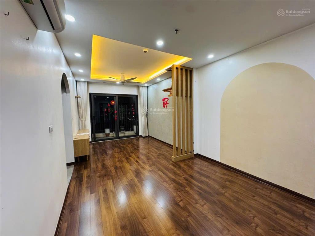 Chính chủ cần bán gấp căn 2 ngủ, dt 71m2 tk 2 ngủ 2vs 2 ban công, nhà ở sổ sẵn giao dịch