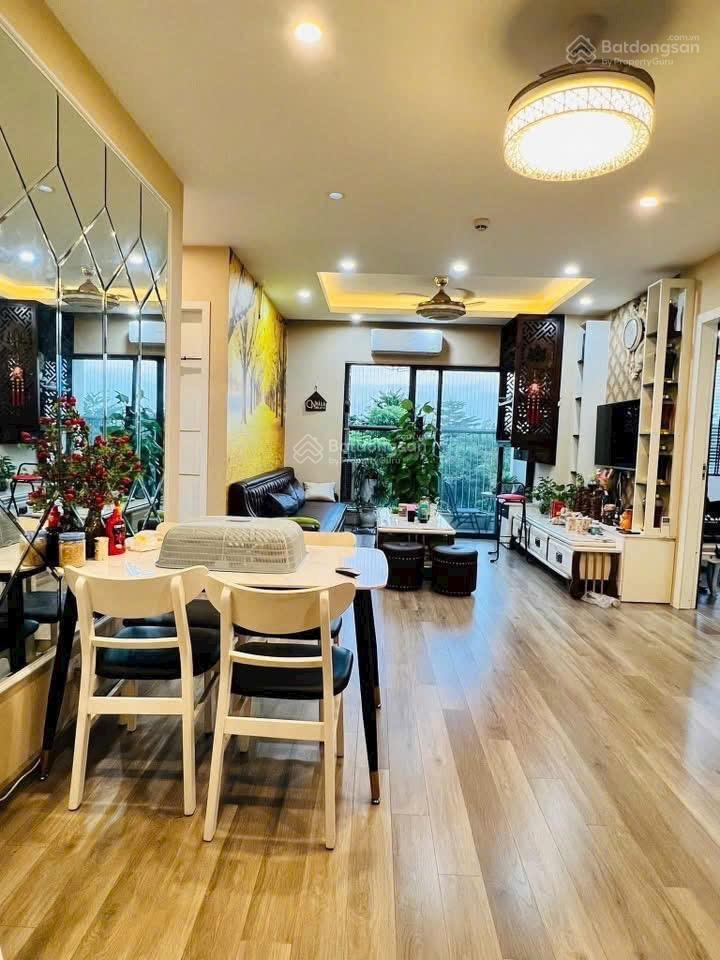 Cc khu đô thị hồng hà cần bán. tk 3 ngủ 2 vs ban công thoáng mát