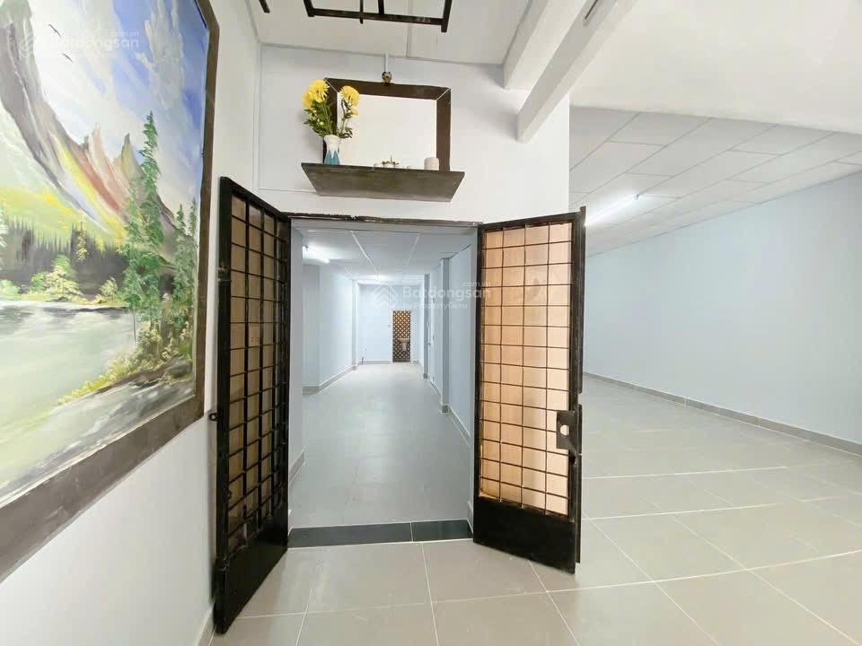 Cho thuê nhà  kho  xưởng may đông hưng thuận q12