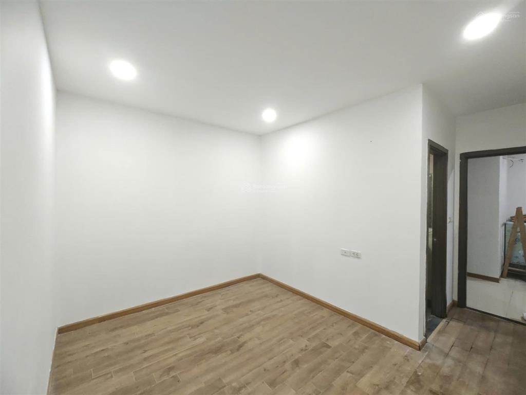 Bán căn hộ 2 phòng ngủ 2 vệ sinh 62m2 giá chỉ ngoài 4 tỷ