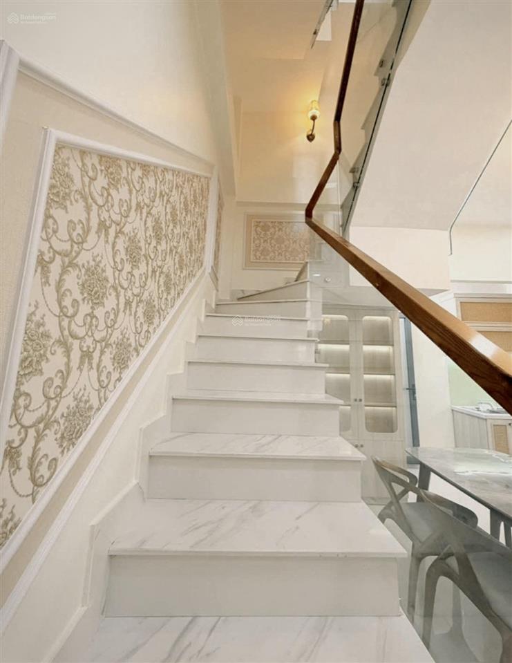 Hiếm! kdc cao cấp đường 10m nguyễn thị thập, quận 7, 68m2,4tầng hiện đại, full nội thất. chỉ 11 tỷ.