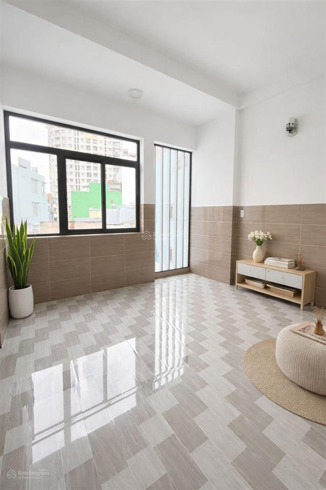 Nhà đẹp ngay vòng xoay lê đại hành, kế đh bách khoa  xây 4 tầng btct với 5pn hẻm 4m