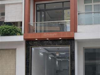 Mặt tiền kinh doanh lạc long quân sát cv đầm sen q. 11  nhà đẹp 3 tầng btct với 3pn