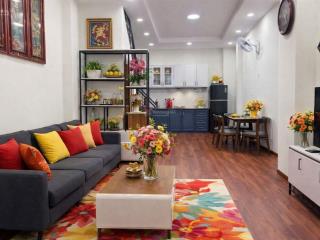 Nhà đẹp 3 tâng btct với 4pn sát mặt tiền kế đh kinh tế chợ nguyễn tri phương