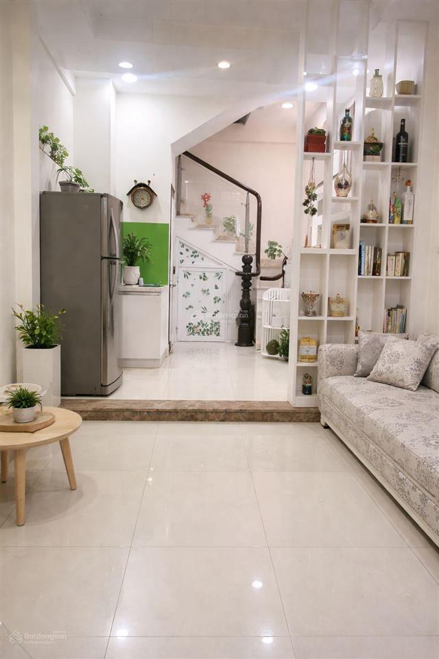 Sát mặt tiền hẻm thông thoáng ngay vòng xoay lý thái tổ q.10 nhà 5 tang với 3pn