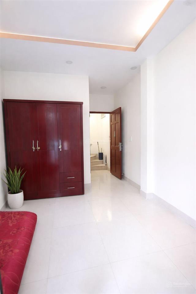 Sát mặt tiền hẻm thông thoáng ngay vòng xoay lý thái tổ q.10 nhà 5 tang với 3pn