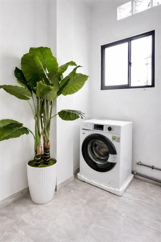 Sát mặt tiền nguyễn thị nhỏ ngay siêu thị coopmart kế cx lữ gia nhà đẹp 5 tâng với 4pn hẻm thông