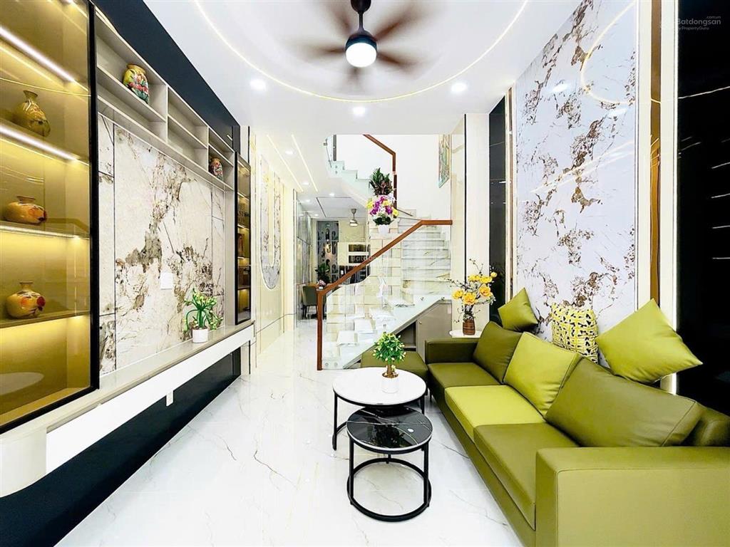 Sát big c trường chinh kế sân golf nhà đẹp 3 tâng btct với 3pn