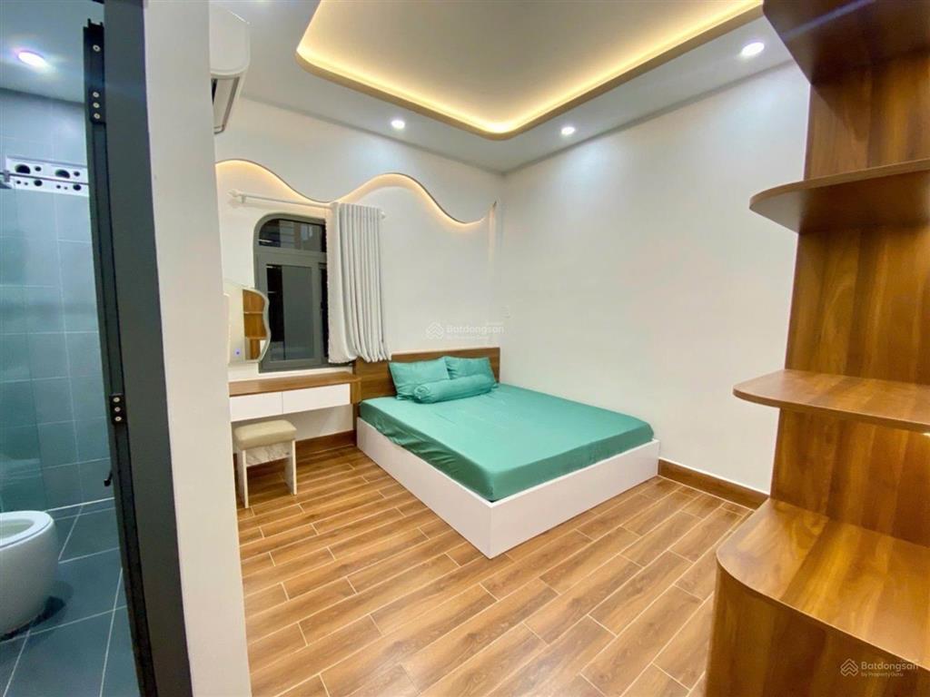Lý thường kiệt  chợ tân bình nhà đẹp 2 tâng btct 3pn
hẻm thông thoáng gần chợ  đh bách khoa(bltk)