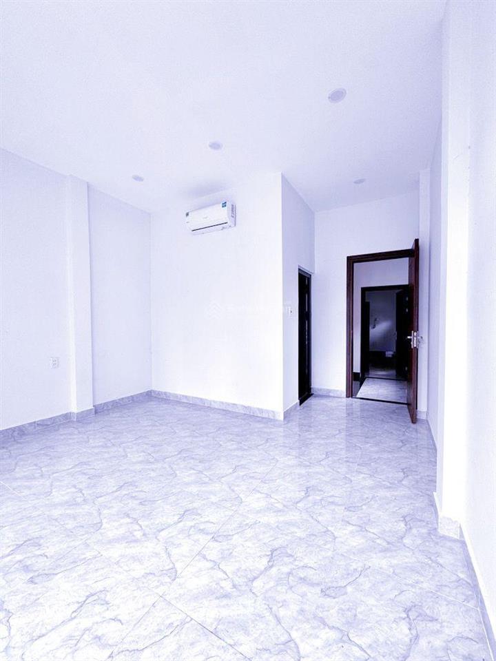 Nhà đẹp 2 tầng btct với 3pn ngay đh văn hiến kế chợ trần văn quang
