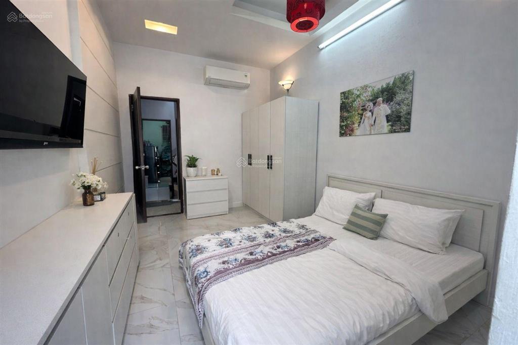 Sát big c tô hiến thành, kế đh bách khoa nhà đẹp 4 tầng btct với 5pn