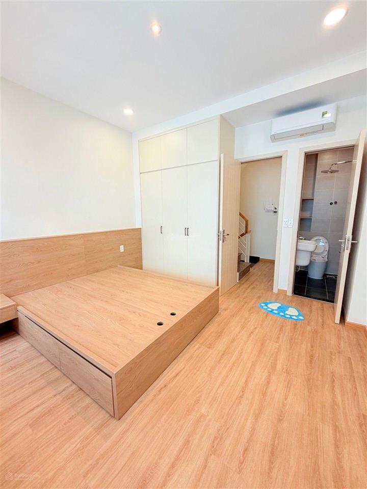 Sát mặt tiền nguyễn thị nhỏ giáp cx lữ gia nhà 4 tầng mới đẹp 100% mua ở ngay  full nội thất xịn