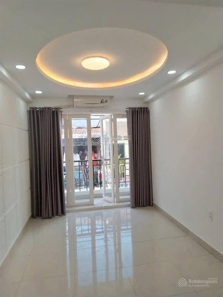 Nhà đẹp đủ công năng cho một đại gia đình sát mặt tiền nguyễn tiểu la  chợ nguyễn tri phương q.10