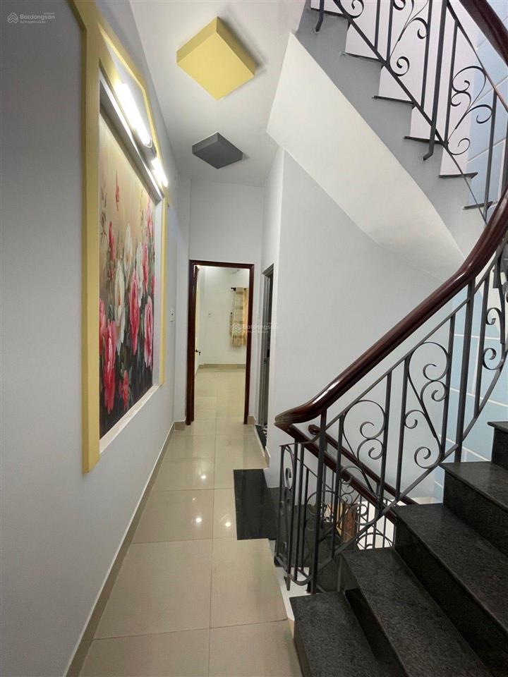 Vòng xoay lê đại hành q.11 nhà đẹp 3 tầng btct hẻm thông giáp chợ tân bình  đh bách khoa