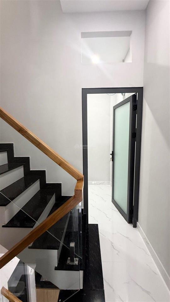 Nhà đẹp 4 tầng với 4pn sát hẻm xe tăng  ngay bệnh viện tân phú  bàu cát.