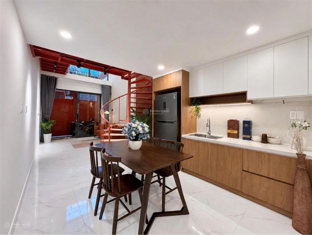 57m2  hòa hưng  quận 10  nhà mới đẹp lung linh  xách vali vào ở ngay.