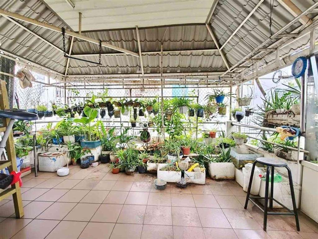 Q.10, bà hạt, chợ nhật tảo  sau lưng căn mặt tiền, ngang 4m nở hậu 5m dài 9m