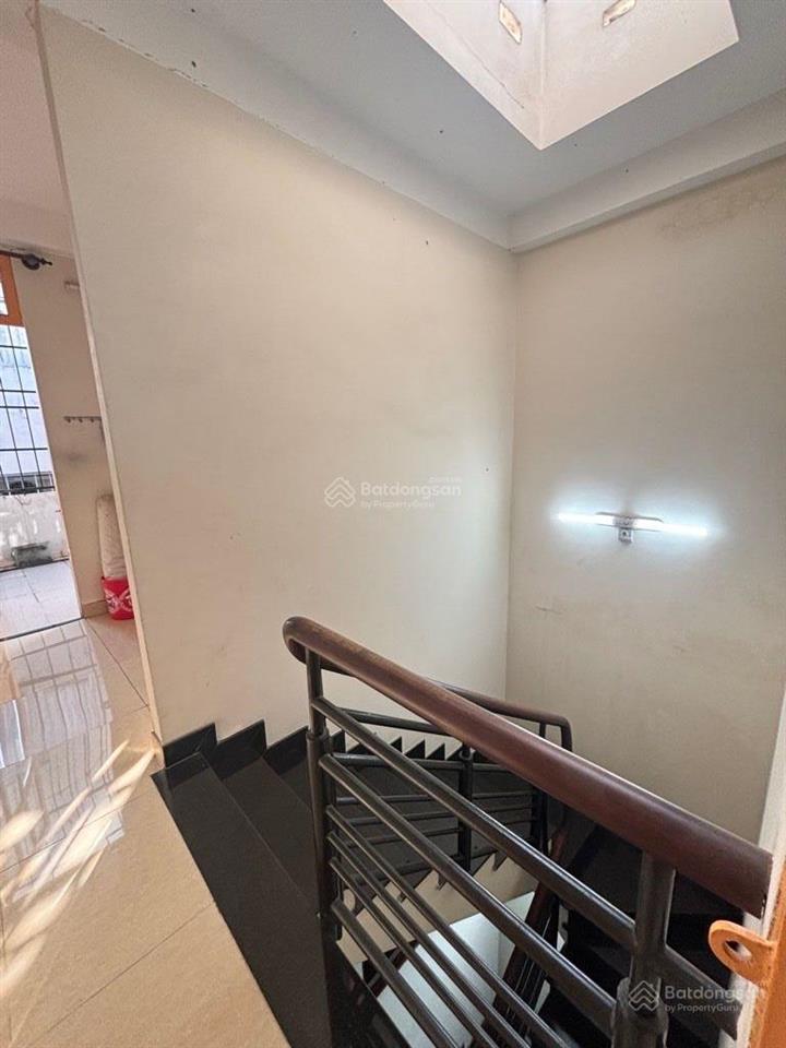 Đối diện chung cư garden ngô tất tốnhà 95m sổ nở hậu ngang 6m chủ gấp bán.