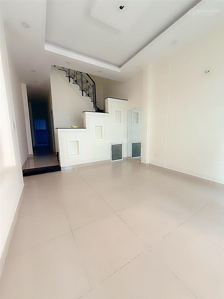 Bình thạnh , giáp q1,ngay chân cầu thị nghè ,tương lai mặt tiền đường 15m, nối rạch xuyên tâm.