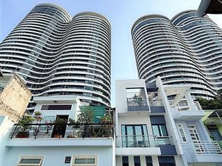 Bình thạnh , giáp q1,ngay chân cầu thị nghè ,tương lai mặt tiền đường 15m, nối rạch xuyên tâm.