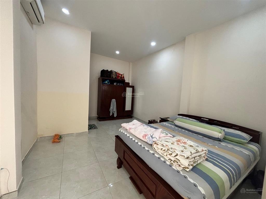 108m² sát mặt tiền đường hai chiều  nhà 2 tầng không quy hoạch, klg, chủ định cư bán gấp
