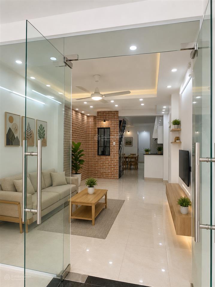 Diện tích 80m2  nhà hẻm xe hơi quay đầu  kế bên cổng trường đh văn lang.