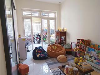 Bán nhà 1t + 1l lạc long quân, p2  dt 69.5m2. hẻm ôtô  gần biển + hồ, công viên. giá 6,7 tỷ tl