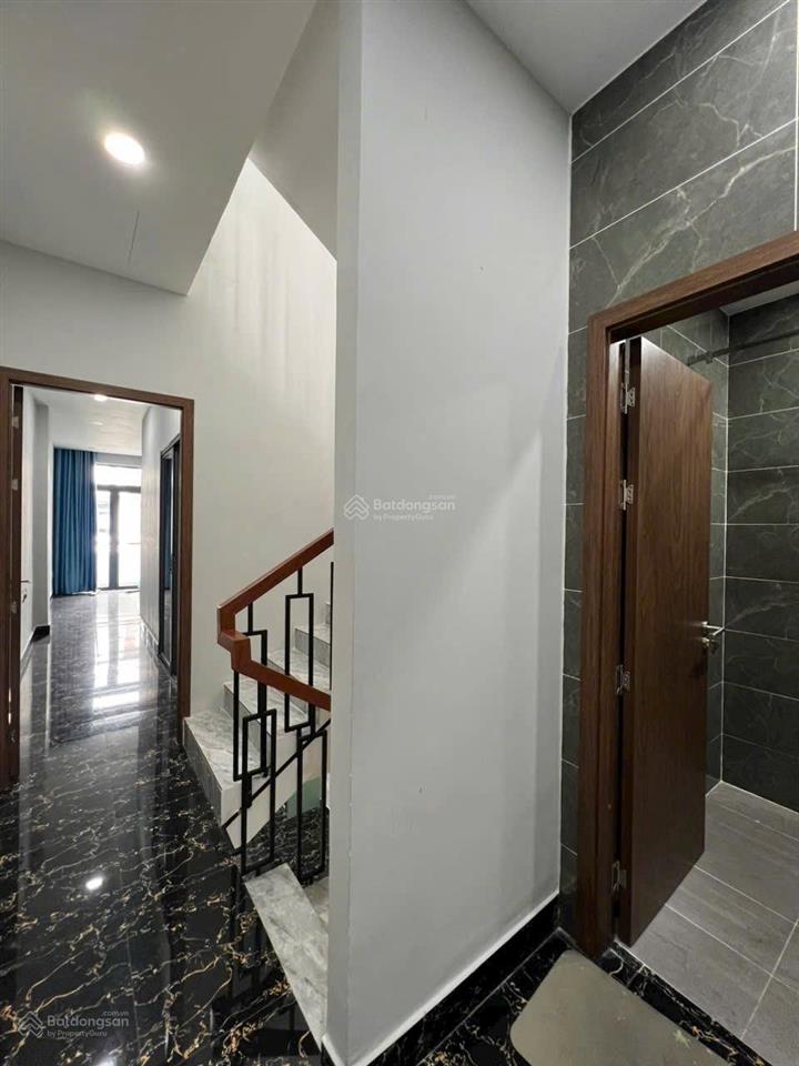 Nhà mặt tiền khu tên lửa, 4m x 20m 3.5 tấm, cho thuê 25tr/tháng.