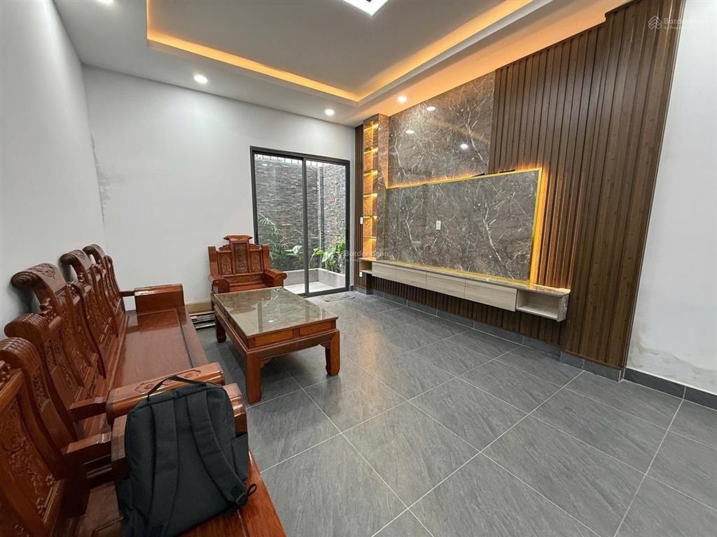 Nhà mặt tiền khu tên lửa, 4m x 20m 3.5 tấm, cho thuê 25tr/tháng.