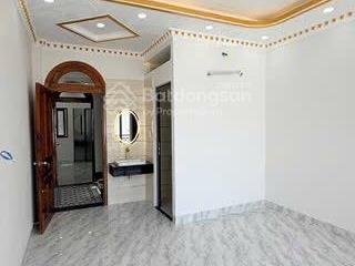Nhà mới ở liền khu an ninh ngay tên lửa, 5 phòng ngũ wc riêng.