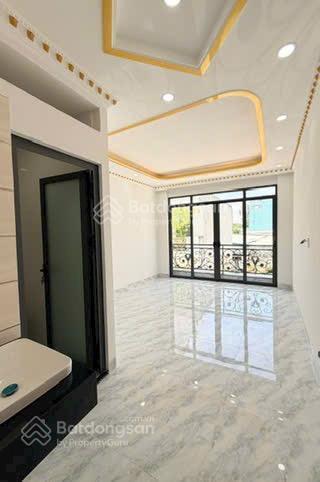 Nhà mới 5 phòng ngũ 6wc ngay khu tên lửa, xe hơi vào nhà.