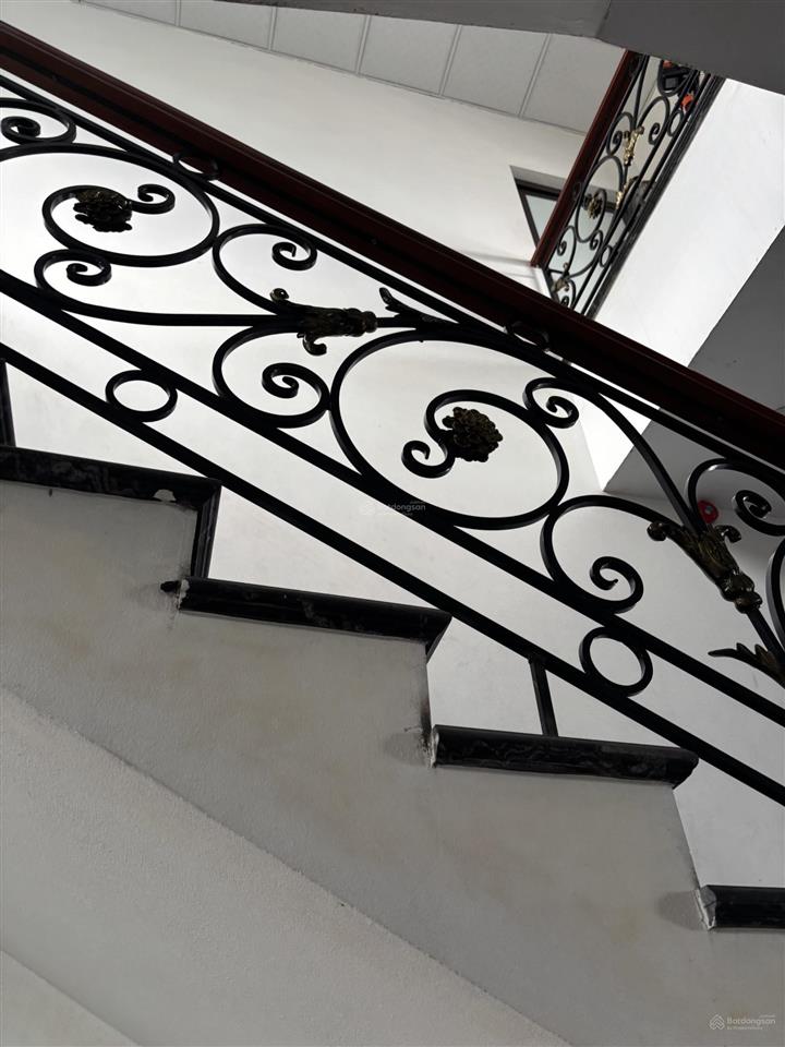 Bán nhanh nhà hàng hồng anh gần đền cửa ông vân đồn