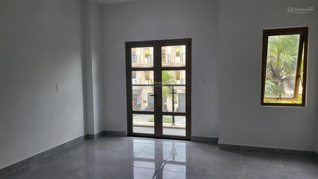 Bán shophouse 5pn, 5wc tại lakeside palace, 7.5 tỷ, 100m2
