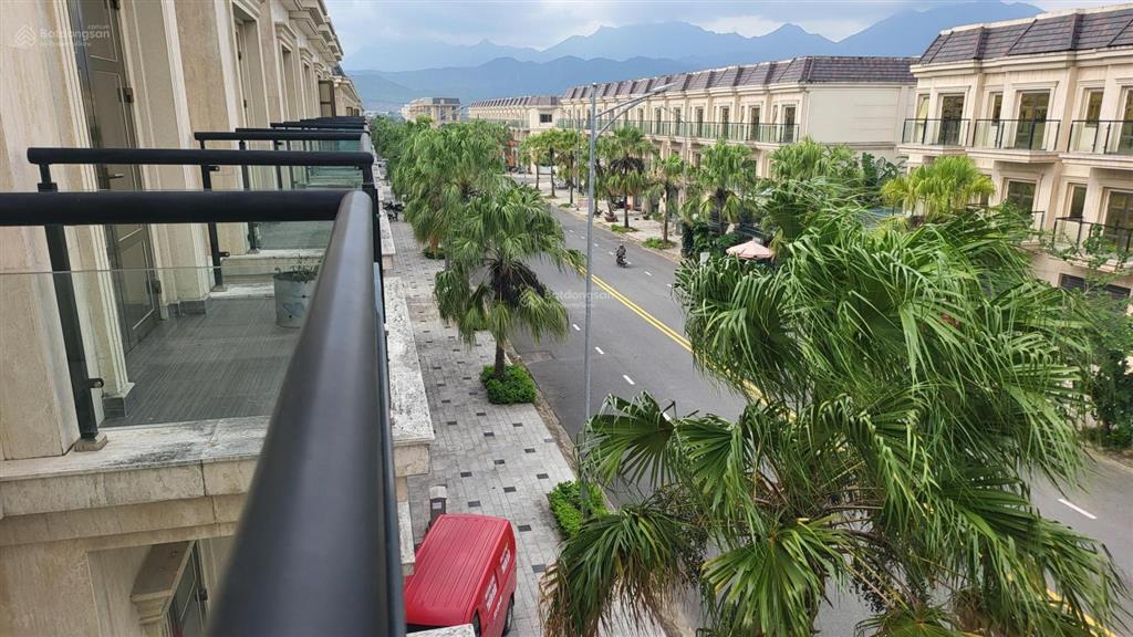 Bán gấp shophouse đẹp tại lakeside palace, 6,25 tỷ, 100m2, 5pn, 5wc