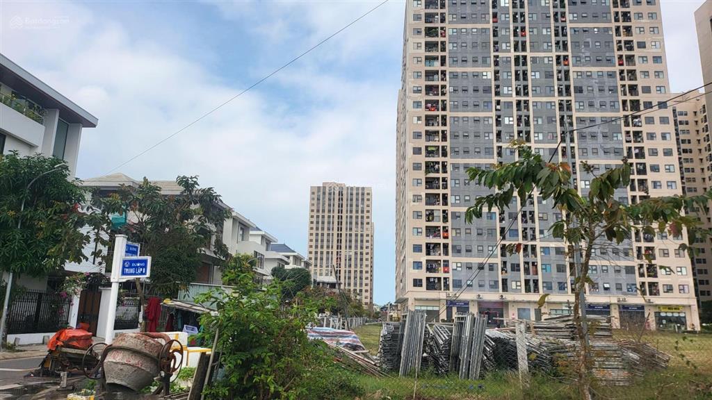 Bán đất viêu 10 tòa chung cư.dt 100m2 giá 4 tỷ 150.