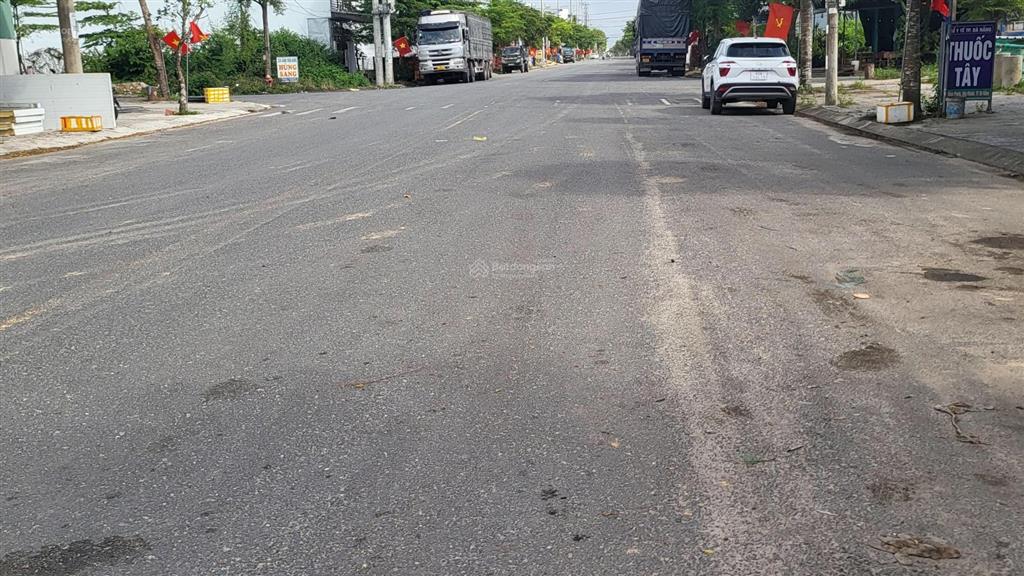 Bán đất đường rộng 15m. b1 hồng phước dt 100m2 sát chung cư giá 4 tỷ 400