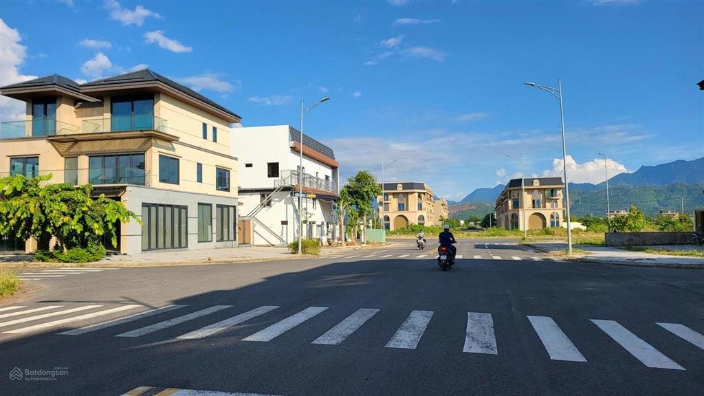Bán shophouse 6,5 tỷ, 100m2 tại trung lập 17, đang cho thuê 12tr/tháng sát căn góc.