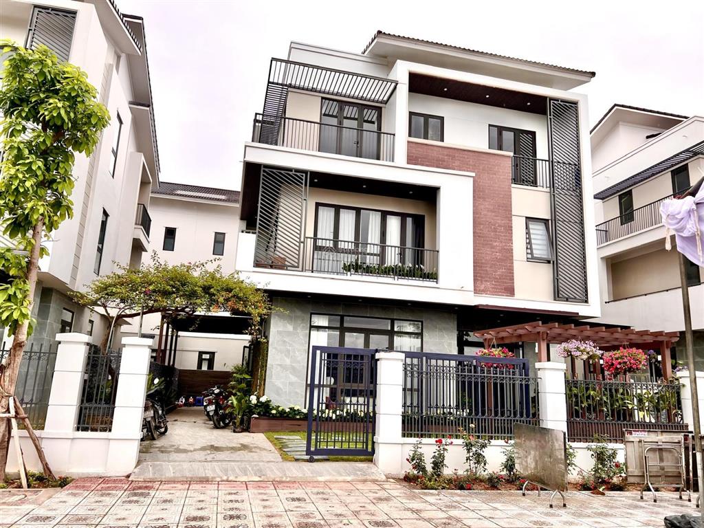 Shophouse centa riverside sh 4 căn áp góc 120m², 2 mặt tiền, hướng nam mát mẻ, giá chỉ 8,3 tỷ