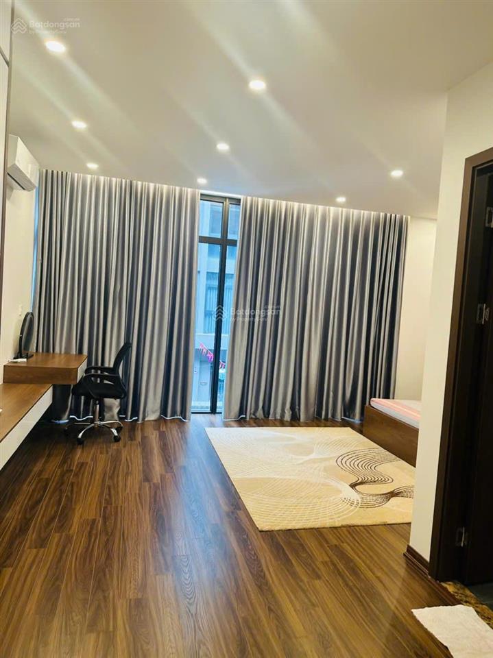 Cho thuê liền kề phố biển full nội thất 6 phòng ngủ khép kín có thang máy chỉ 20tr/th