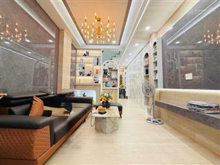 Quận 7, bán nhà 3 tầng mới xây dựng xong, nhỉnh 6 tỷ