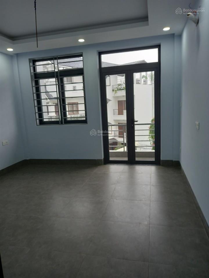 Nhà 2 mặt tiền thông 8m  cây trâm phường 9  4x20m  4 lầu. nhà có thang máy 23 triệu