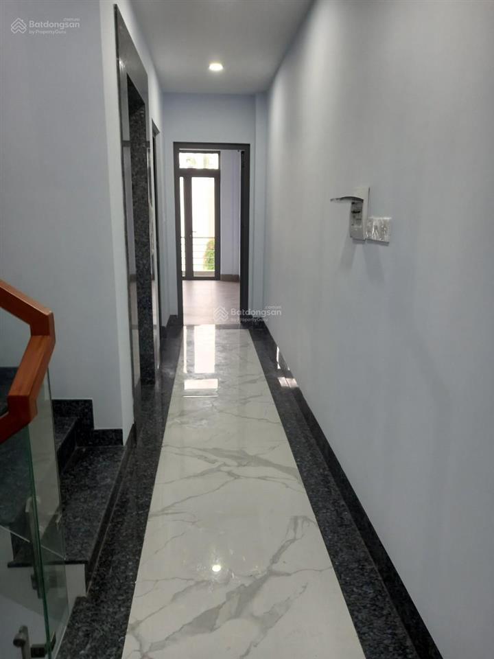 Nhà 2 mặt tiền thông 8m  cây trâm phường 9  4x20m  4 lầu. nhà có thang máy 23 triệu