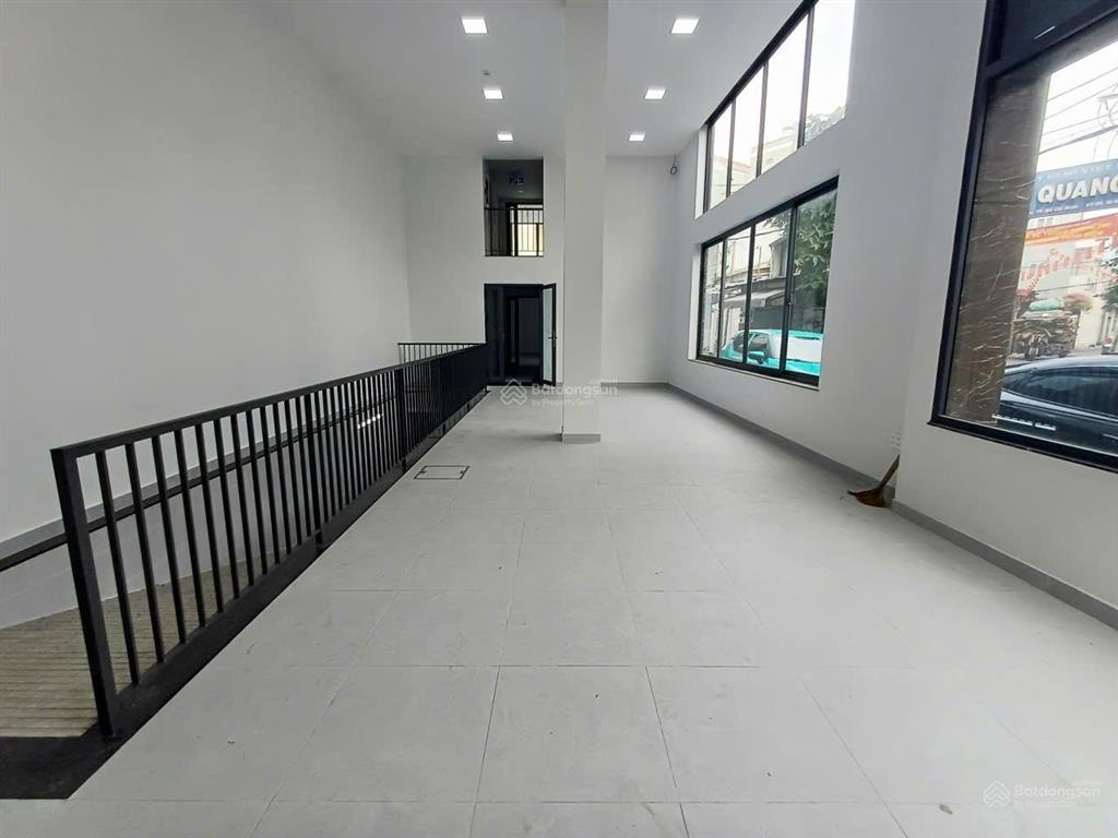 Tòa nhà mới xây góc 2 mặt tiền lê hoàng phái phường 17 dt 7x20m hầm 6 lầu9pn thang máy==60tr