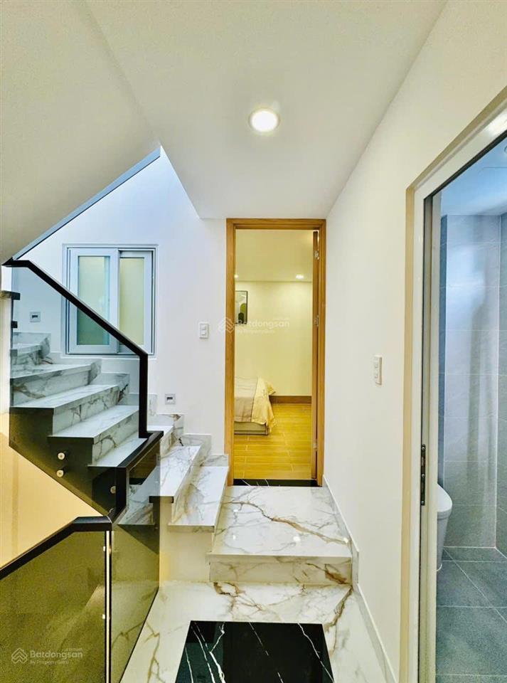 Nhà hẻm xe hơi thôngnguyễn văn khối phường 9diện tích 4m x 13m. 3 lầu3 phòng4wc7,4 tỷ